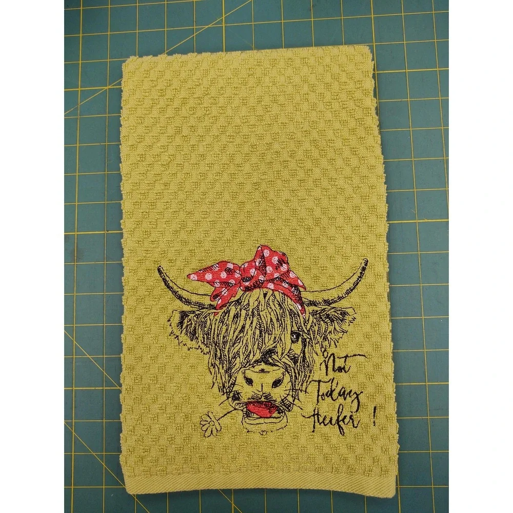 HIGHLAND COW With Red Headband Kitchen Bath Hand Bar Towel Great Gift!